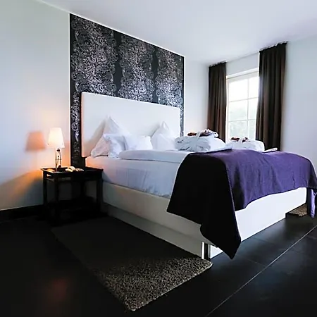 Hotel Kuenstlerquartier Seezeichen 4*