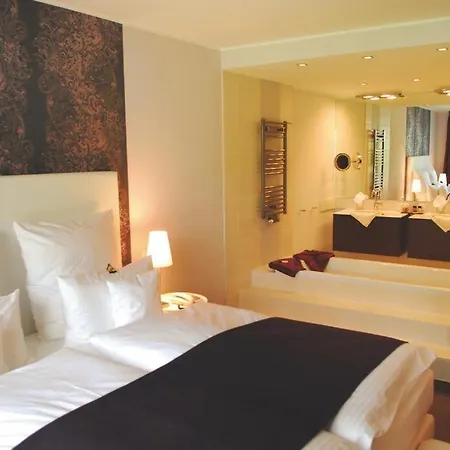 Kuenstlerquartier Seezeichen Szálloda 4*